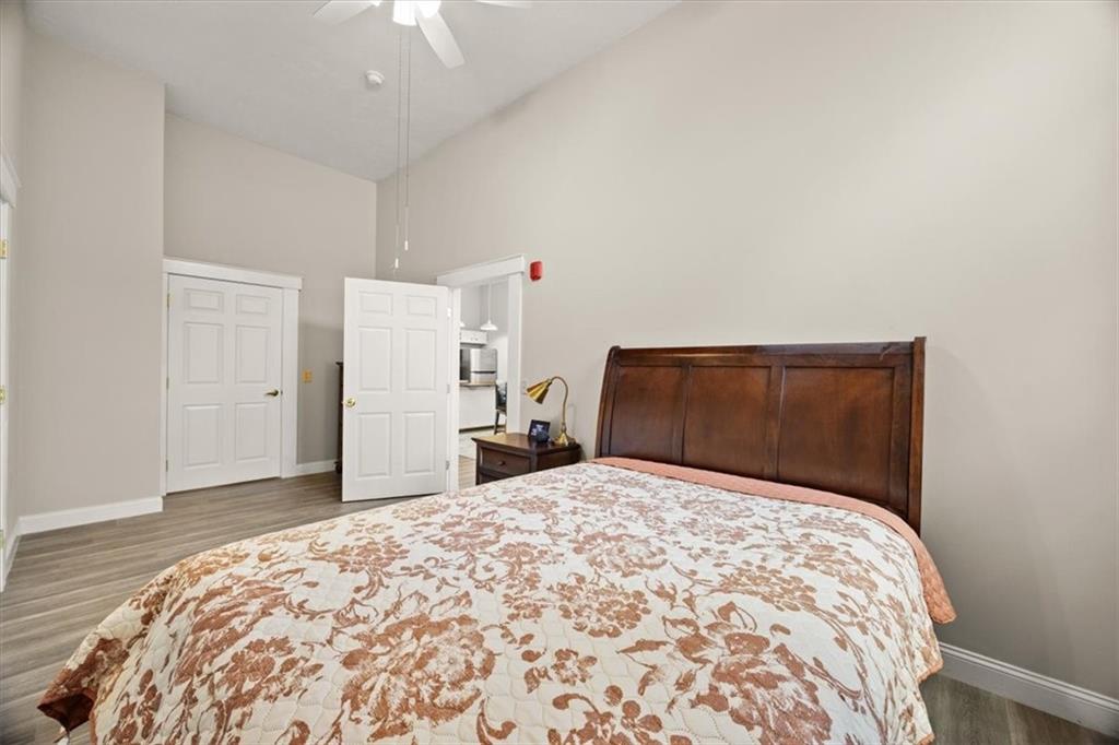 1044 Social Street Unit A Property Photo 9