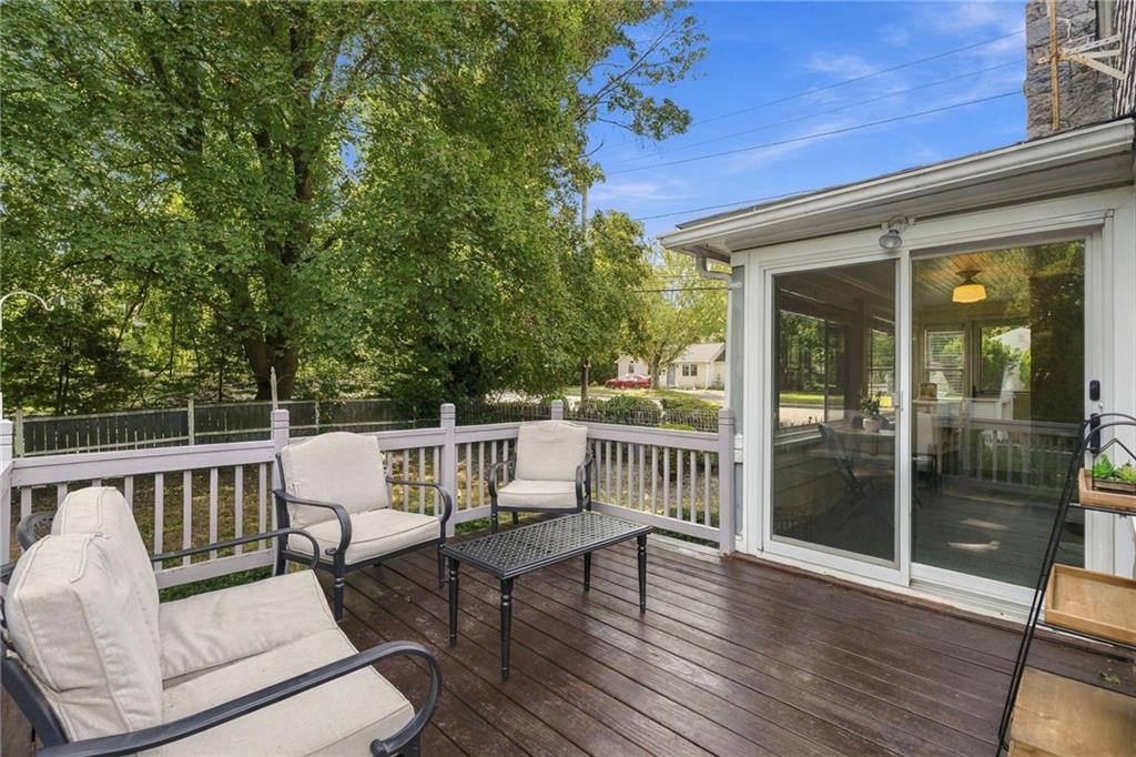 1040 Greenwich Avenue Property Photo 23