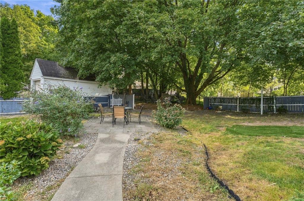 1040 Greenwich Avenue Property Photo 33