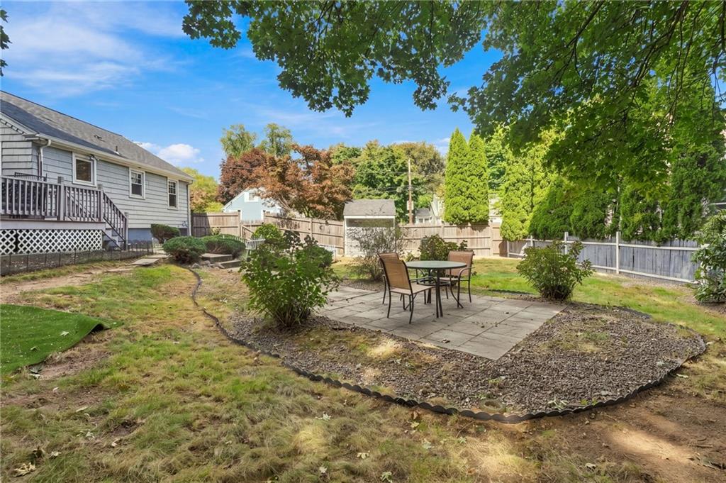 1040 Greenwich Avenue Property Photo 36