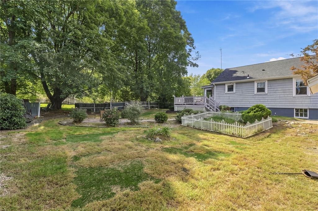 1040 Greenwich Avenue Property Photo 37