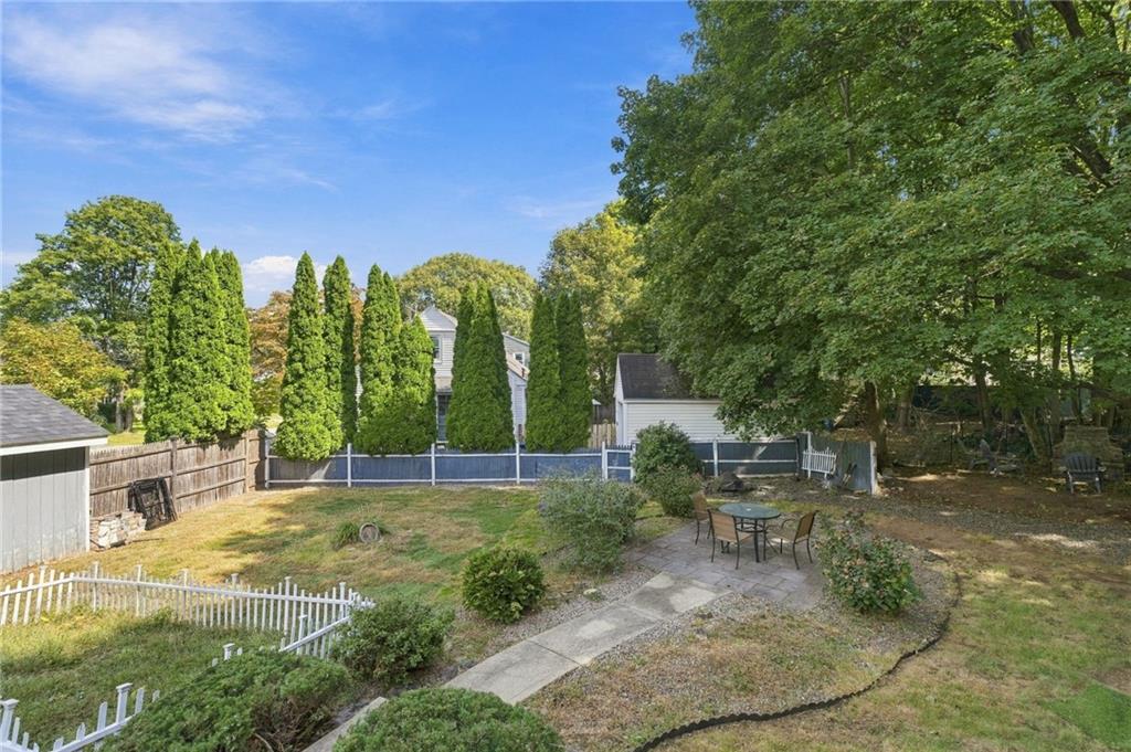 1040 Greenwich Avenue Property Photo 38