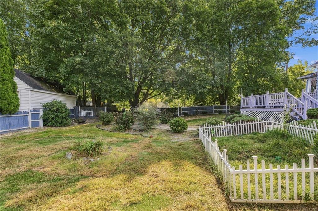 1040 Greenwich Avenue Property Photo 39