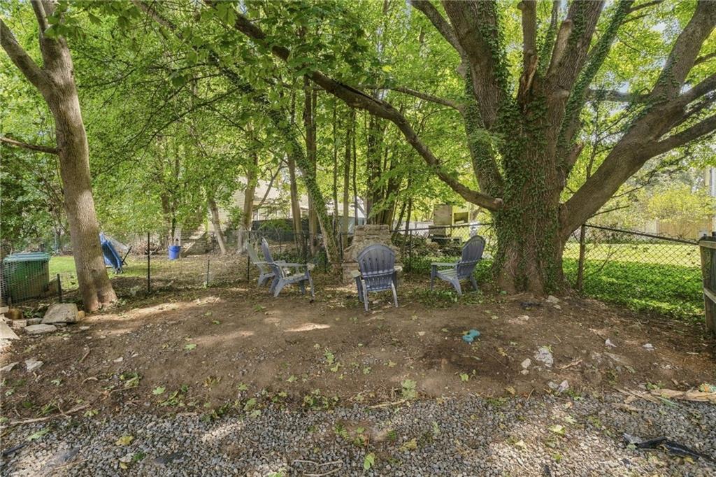 1040 Greenwich Avenue Property Photo 40