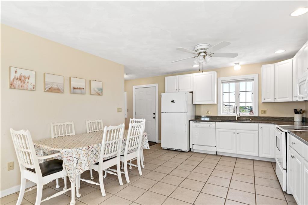980 Matunuck Beach Road Property Photo 5