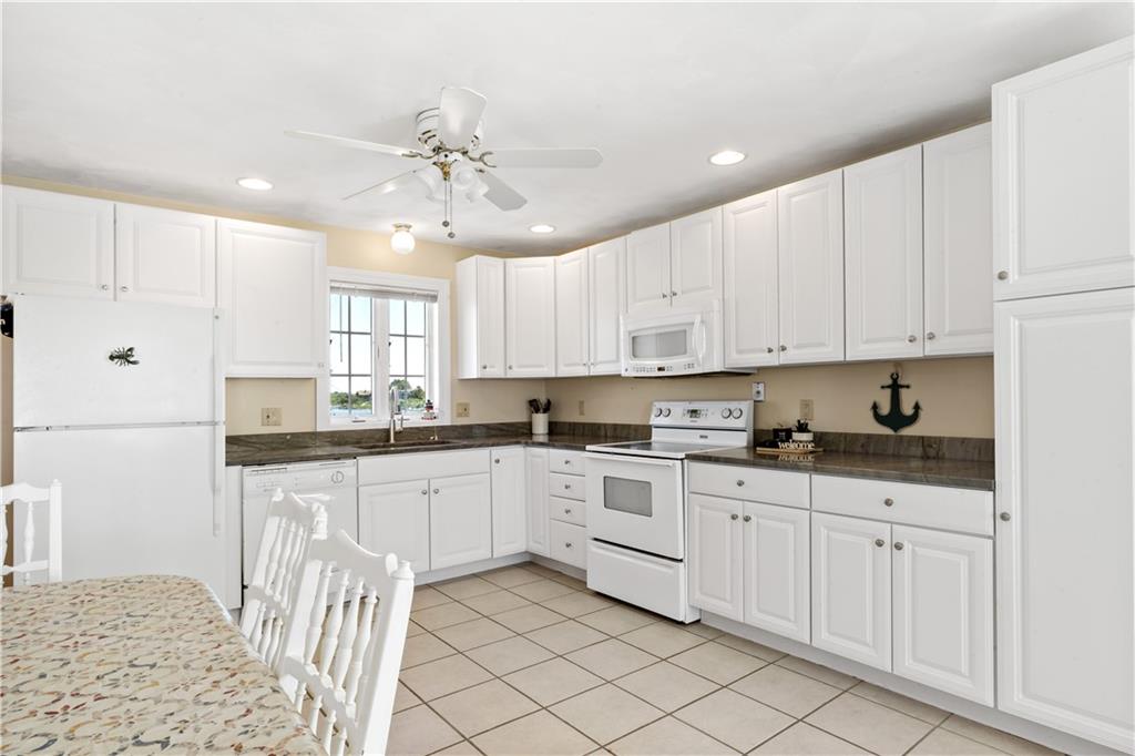 980 Matunuck Beach Road Property Photo 6