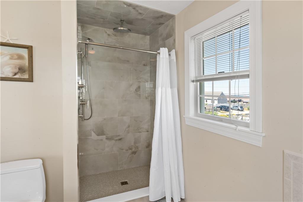 980 Matunuck Beach Road Property Photo 24