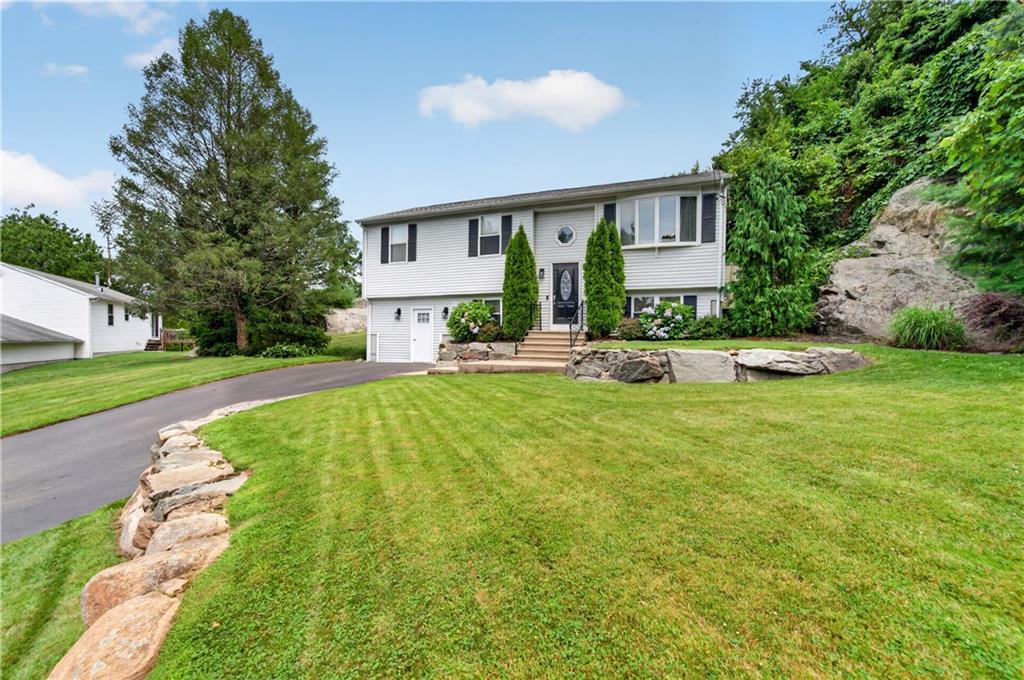 6 Raymond Drive Property Photo 1