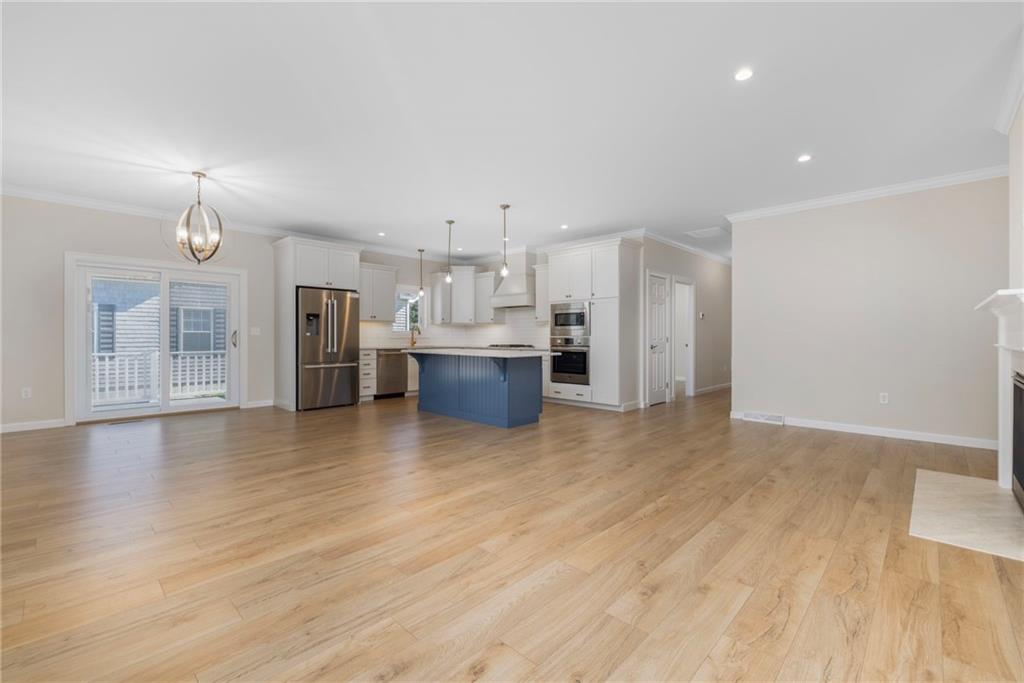 633 South Shore Village Boulevard Property Photo 5