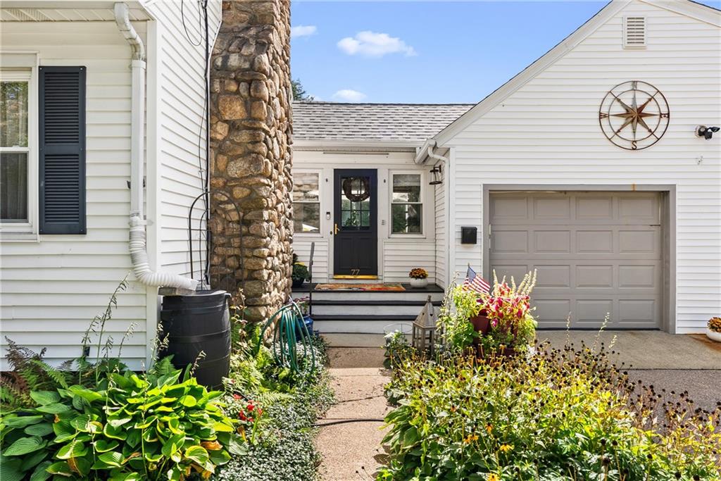77 Narragansett Avenue Property Photo 3