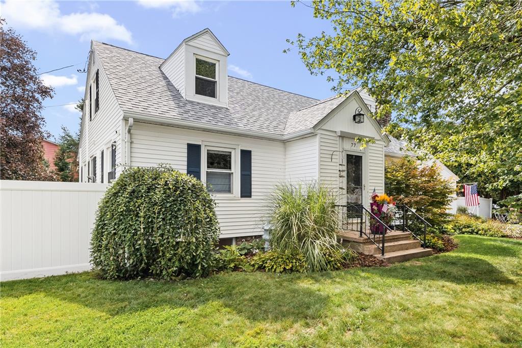 77 Narragansett Avenue Property Photo 5