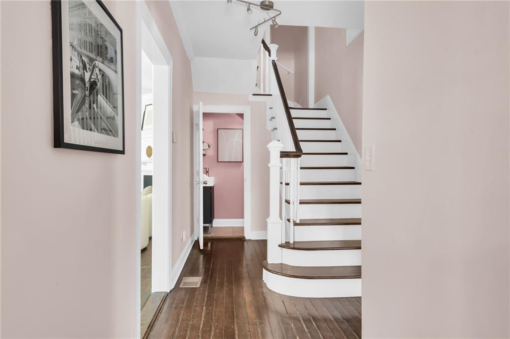 260 Brown Street Property Photo 4