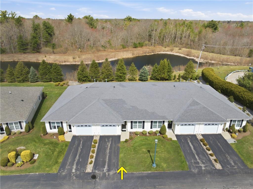 2503 Village Green Circle Property Photo 3
