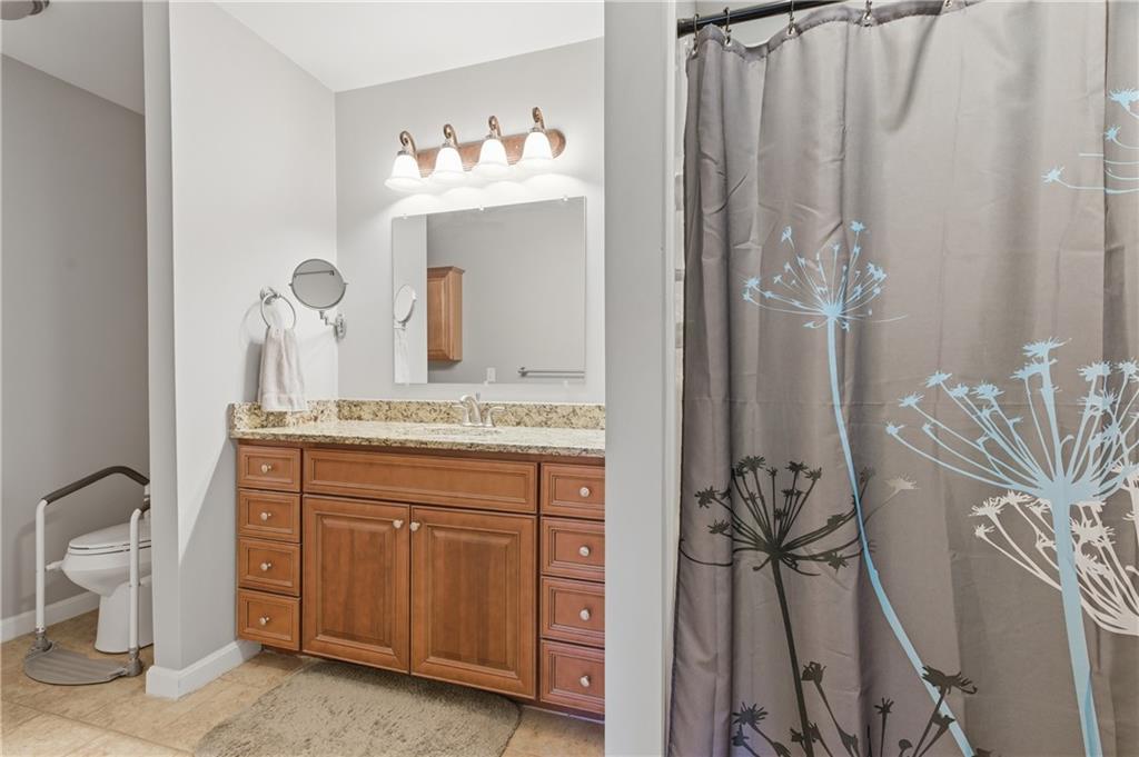 2503 Village Green Circle Property Photo 18