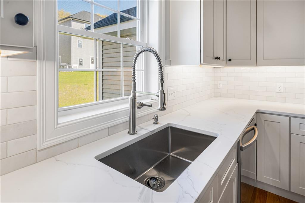 200 St Louis Avenue Property Photo 11