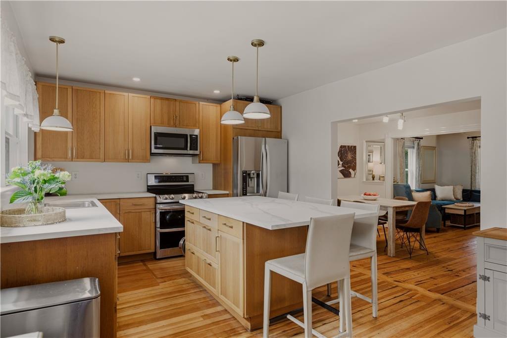 275 Green End Avenue Property Photo 17