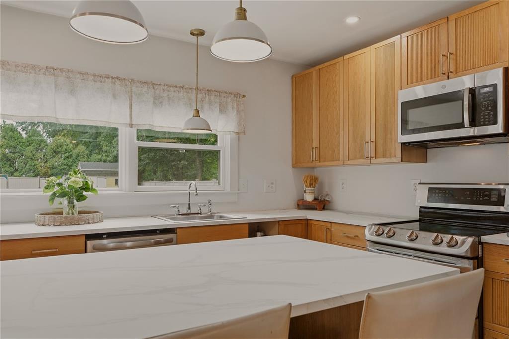275 Green End Avenue Property Photo 20