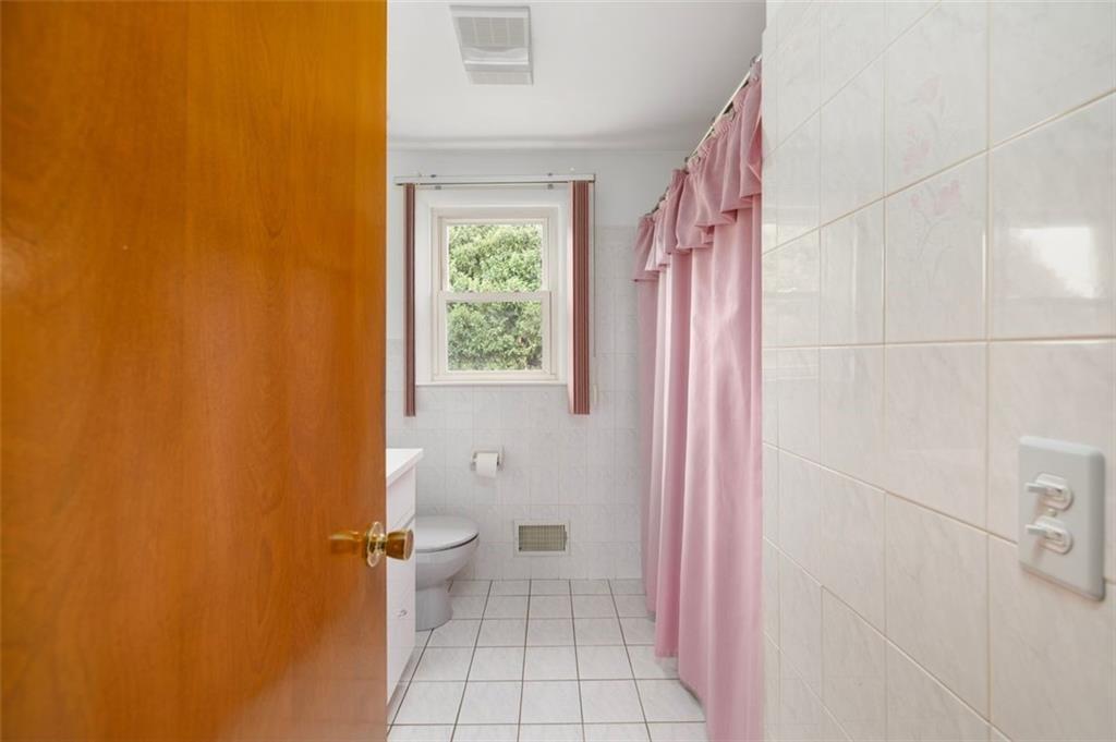 291 Old County Road Property Photo 24