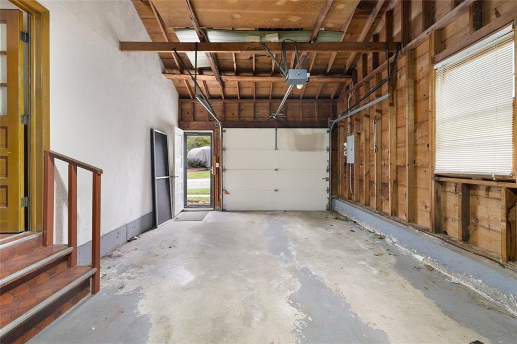 291 Old County Road Property Photo 26