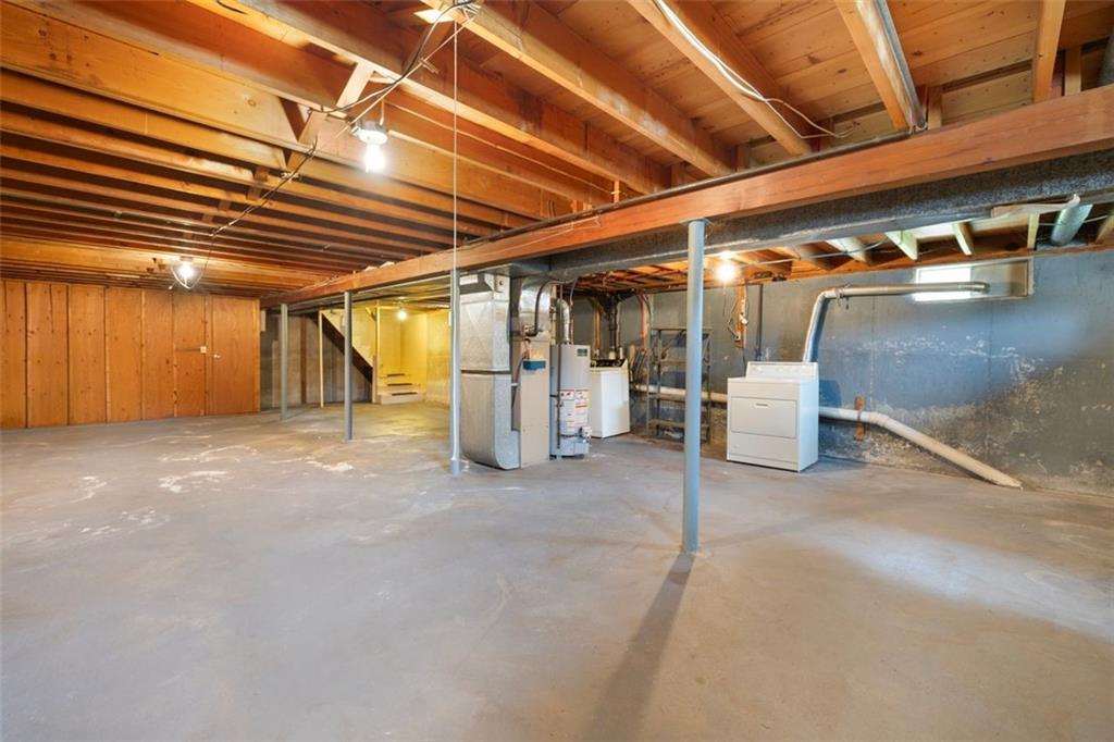 291 Old County Road Property Photo 30