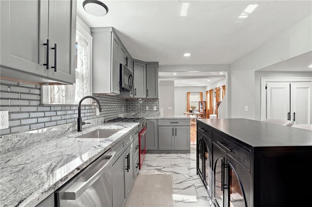 55 Boutwell Street Property Photo 3