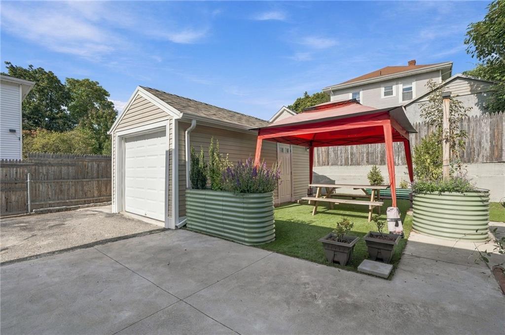 55 Boutwell Street Property Photo 43