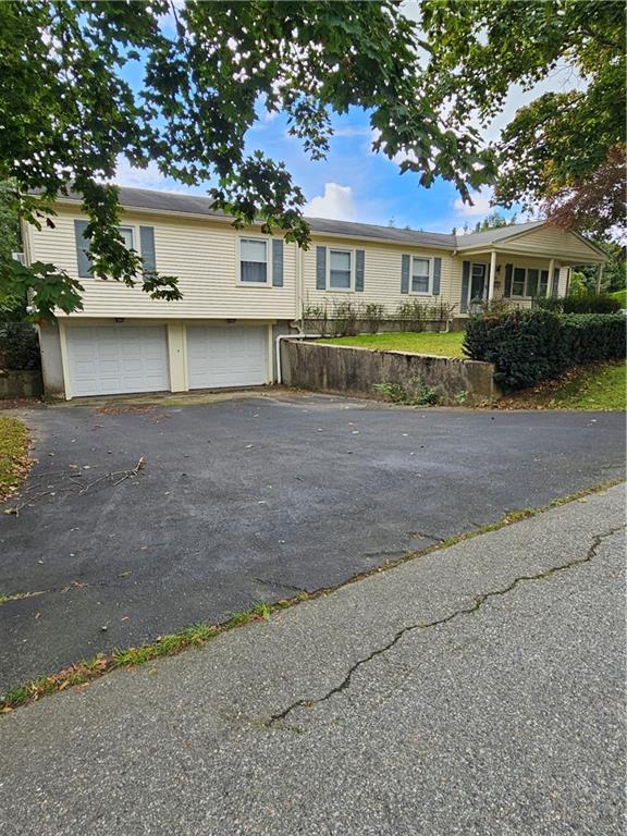 16 Brooks Farm Drive Property Photo 1