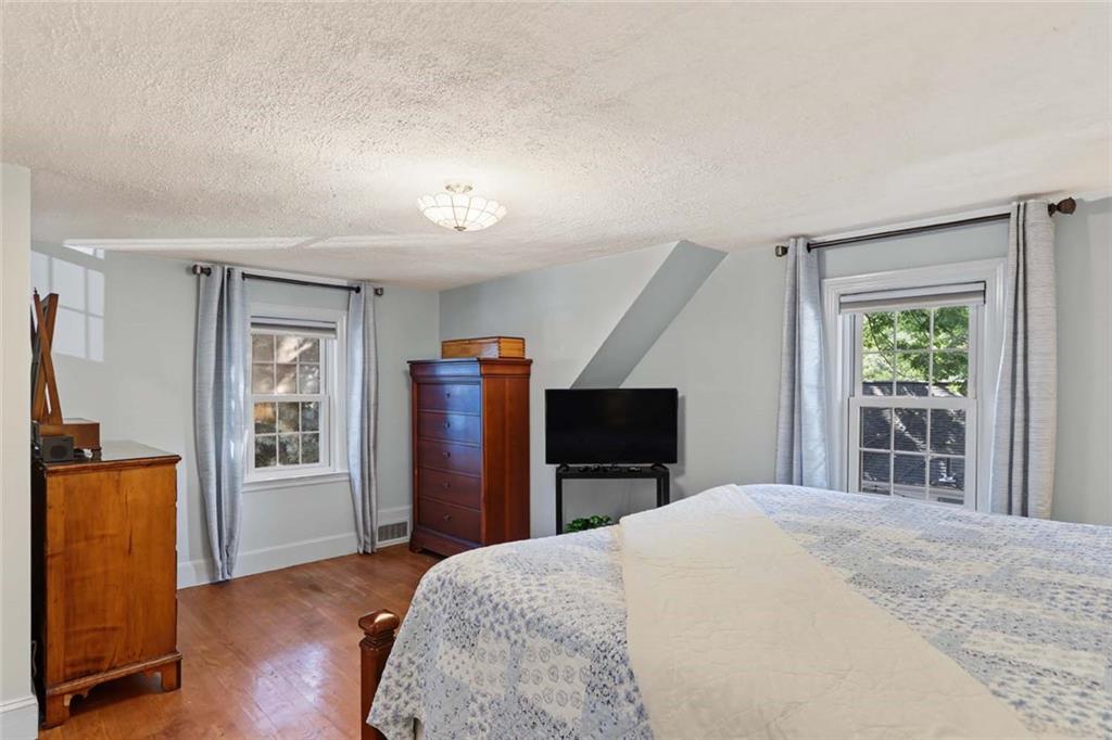 10 Milton Road Property Photo 27