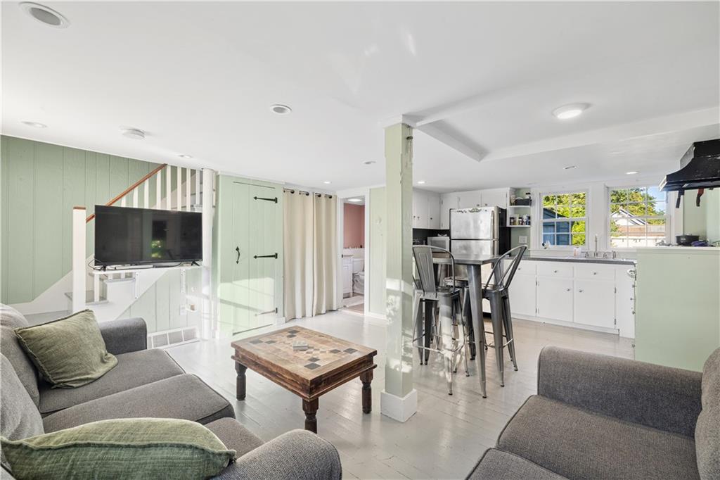 10 Washington Street Property Photo 4