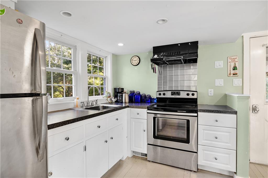 10 Washington Street Property Photo 6