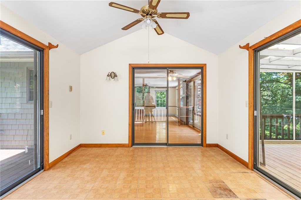 590 Shannock Road Property Photo 9