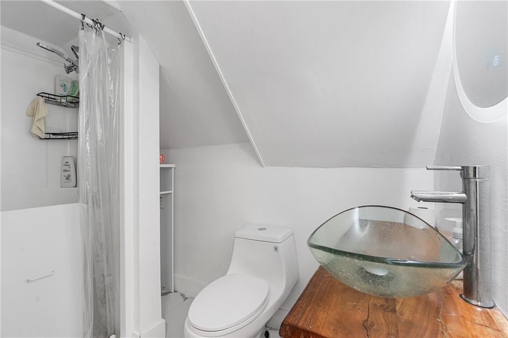116 Webster Street Property Photo 25
