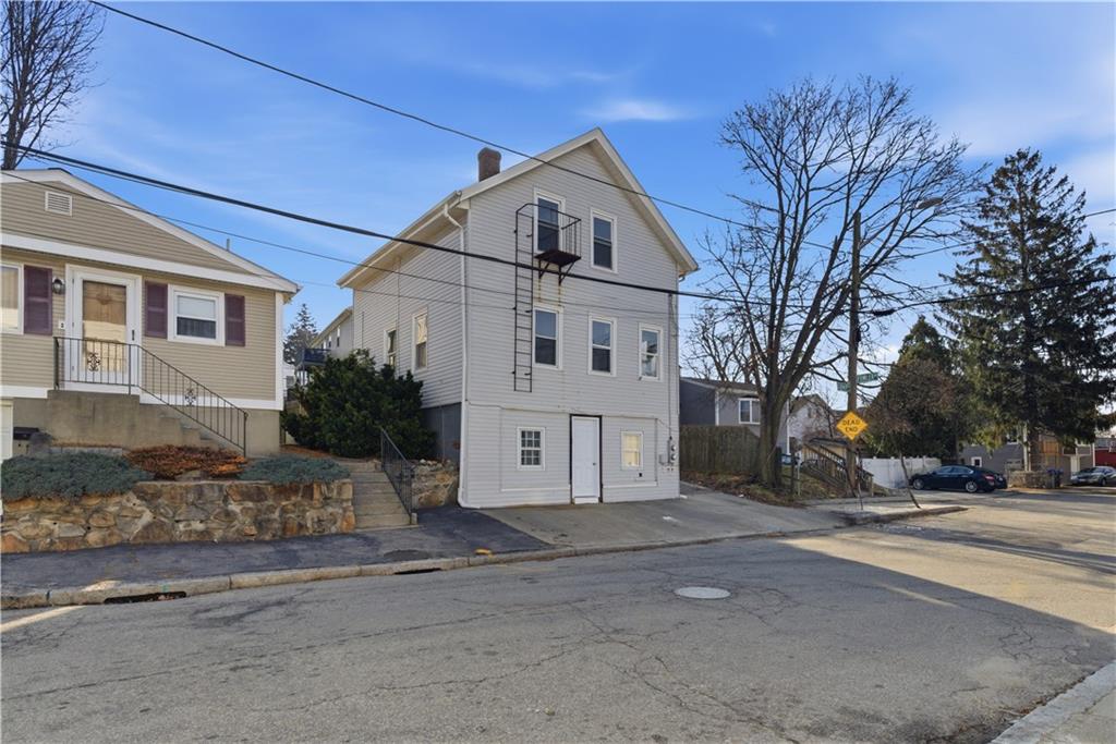 35 Gray Street Property Photo 25