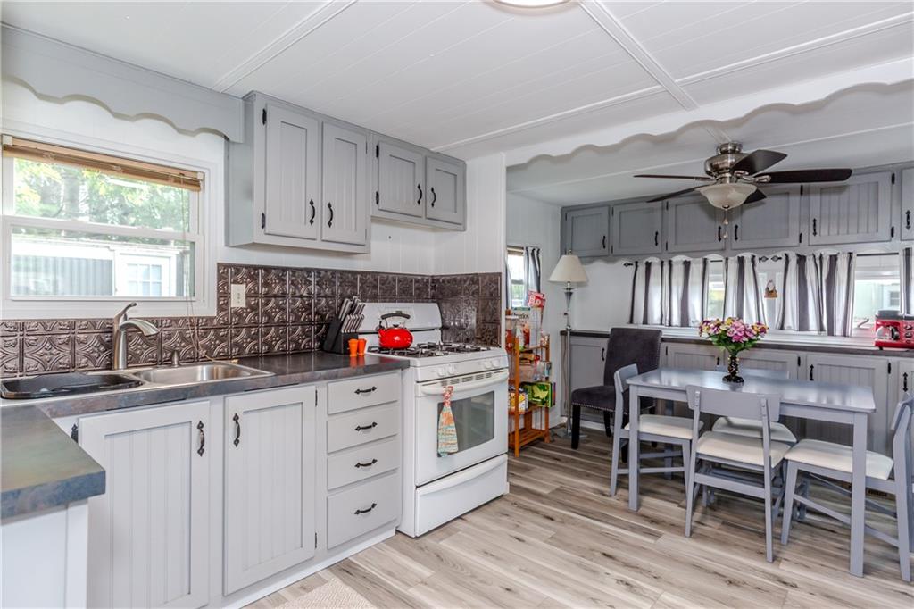 18 Helen Drive Property Photo 16