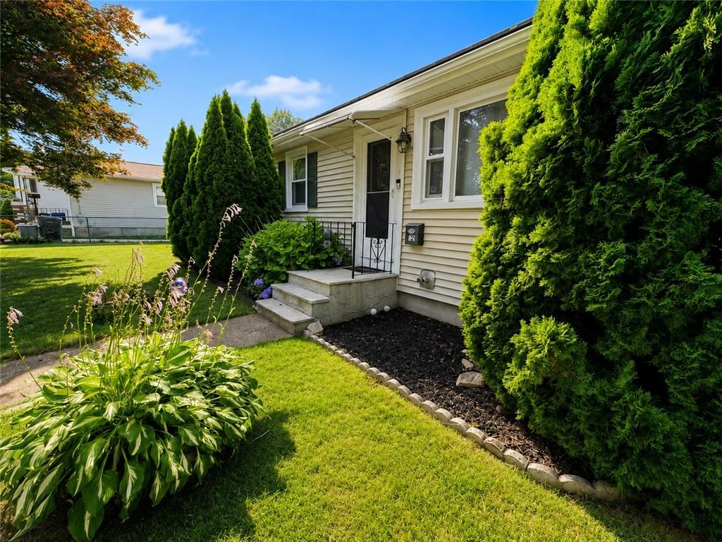 52 Tiffany Street Property Photo 2