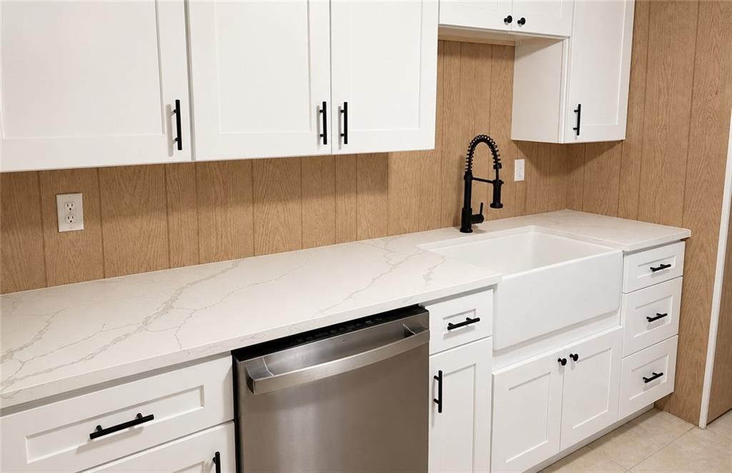 52 Tiffany Street Property Photo 31
