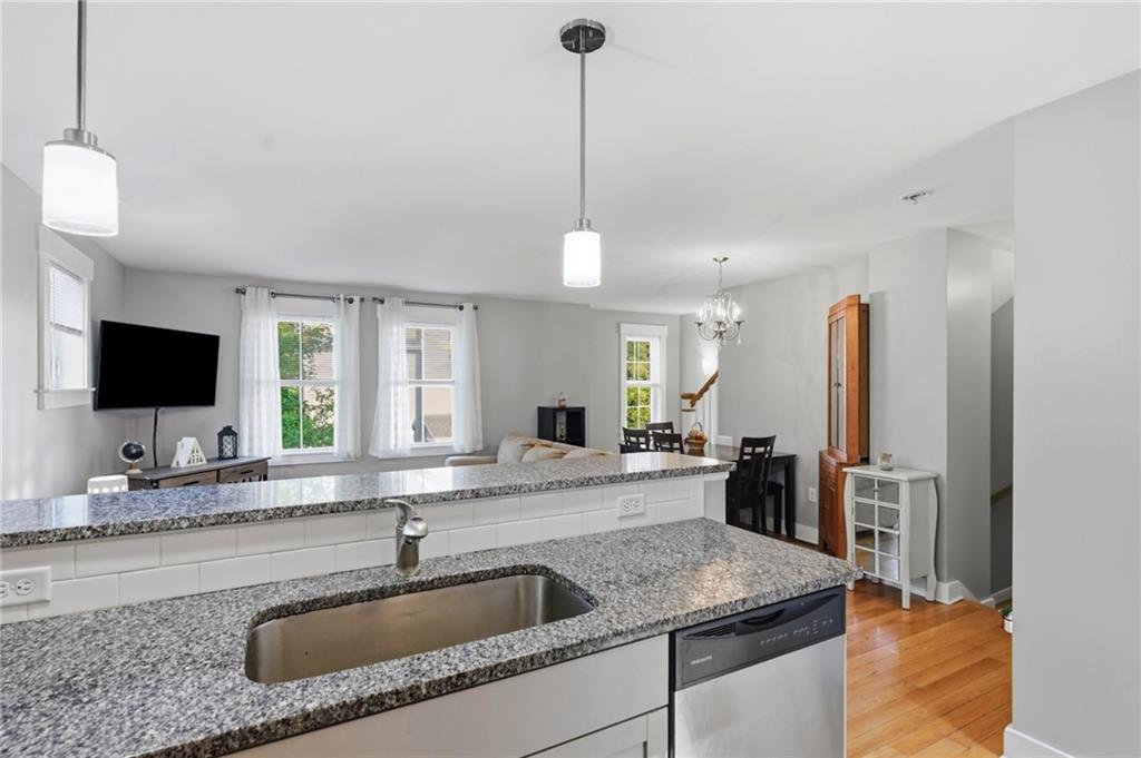 12 Park Avenue Unit 8 Property Photo 9
