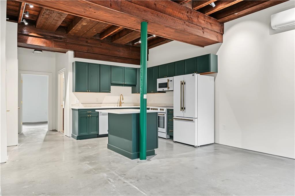905 North Main Street Unit 101 Property Photo 4