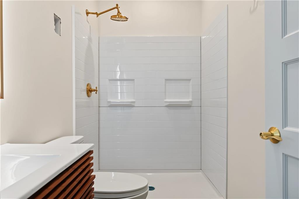905 North Main Street Unit 101 Property Photo 14