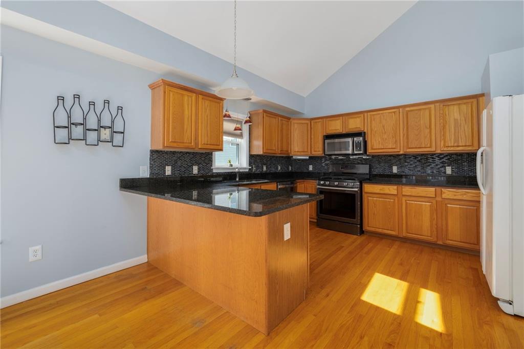 75 James Street Property Photo 12