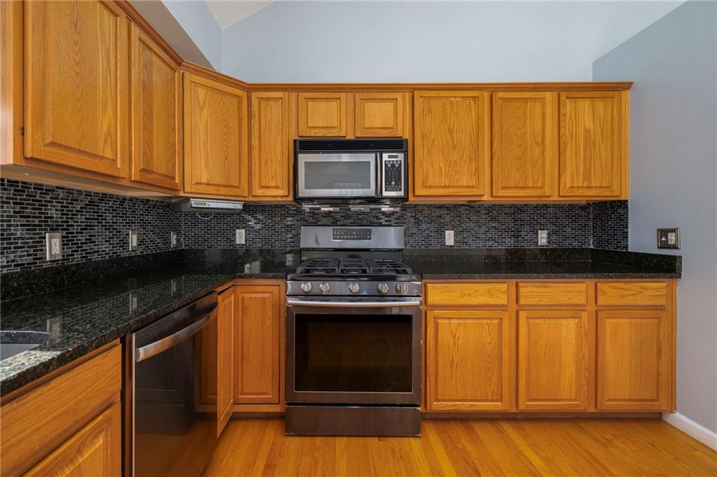 75 James Street Property Photo 14