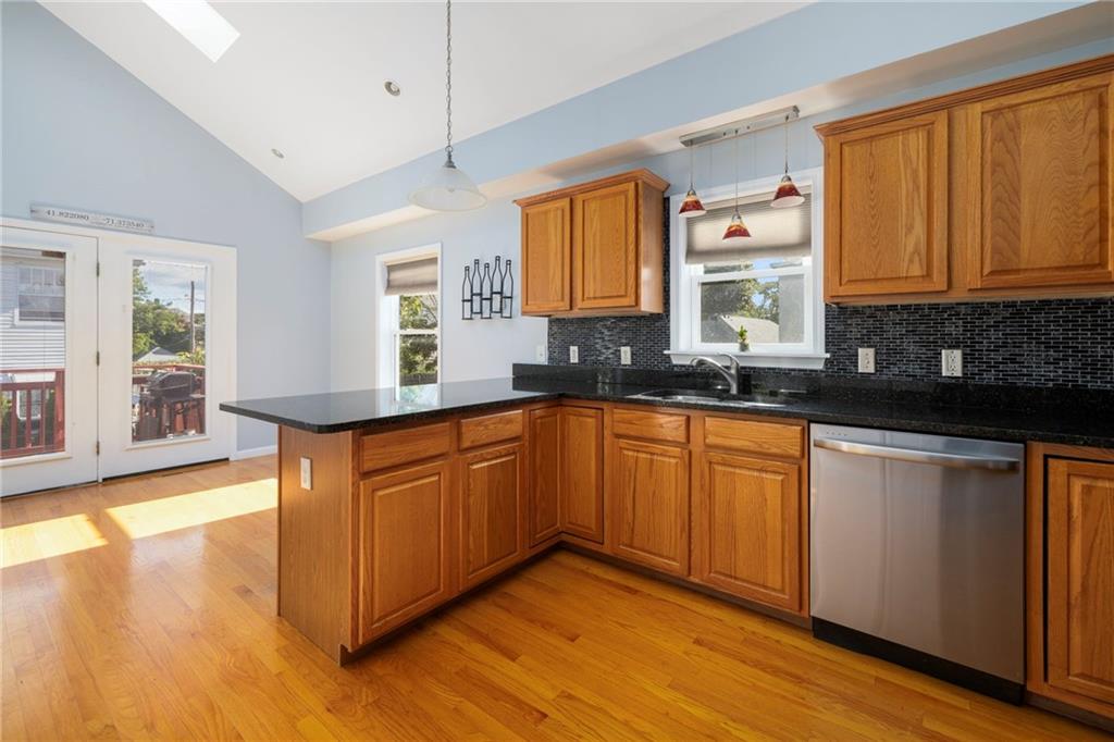 75 James Street Property Photo 15