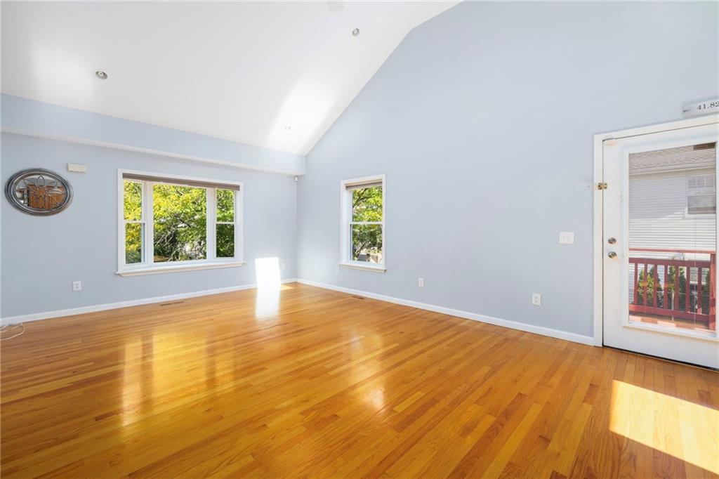 75 James Street Property Photo 18