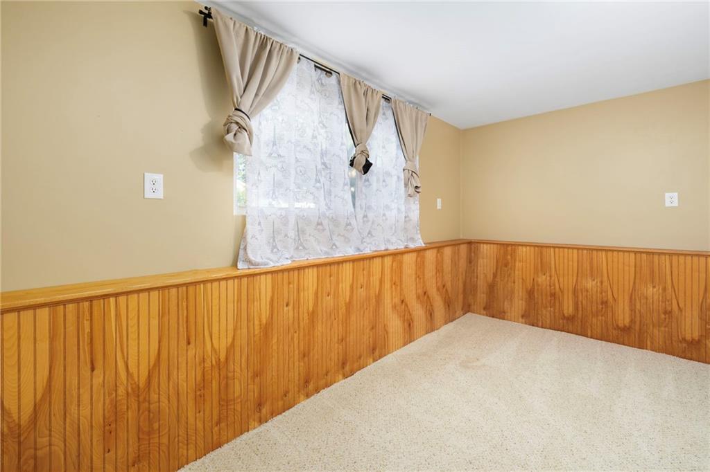 75 James Street Property Photo 36