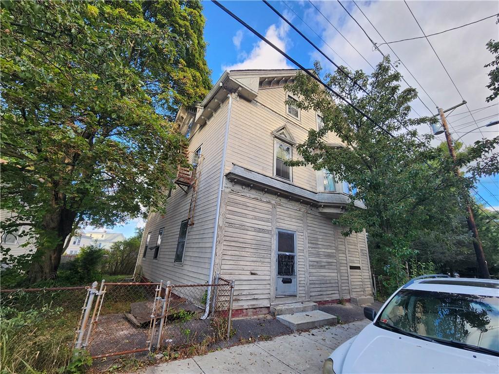 873 Douglas Avenue Property Photo 3