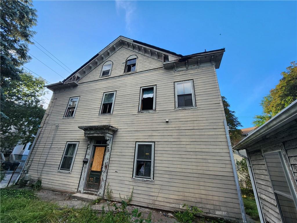 873 Douglas Avenue Property Photo 4