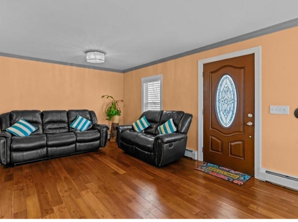 1022 Charles Street Property Photo 3
