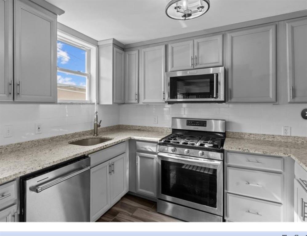 1022 Charles Street Property Photo 4