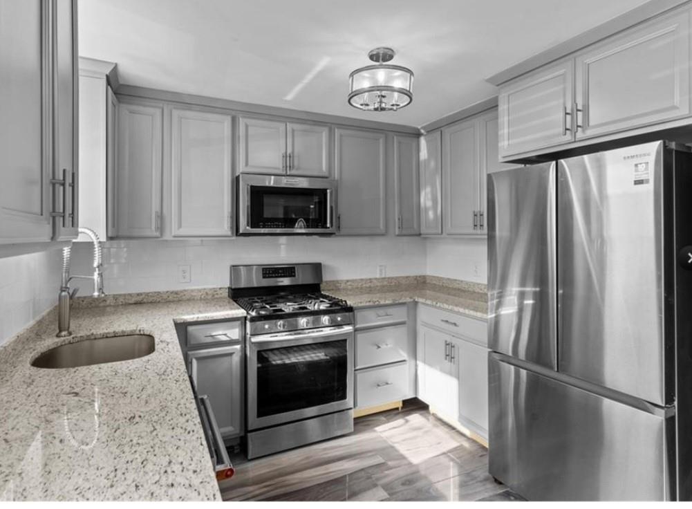 1022 Charles Street Property Photo 5