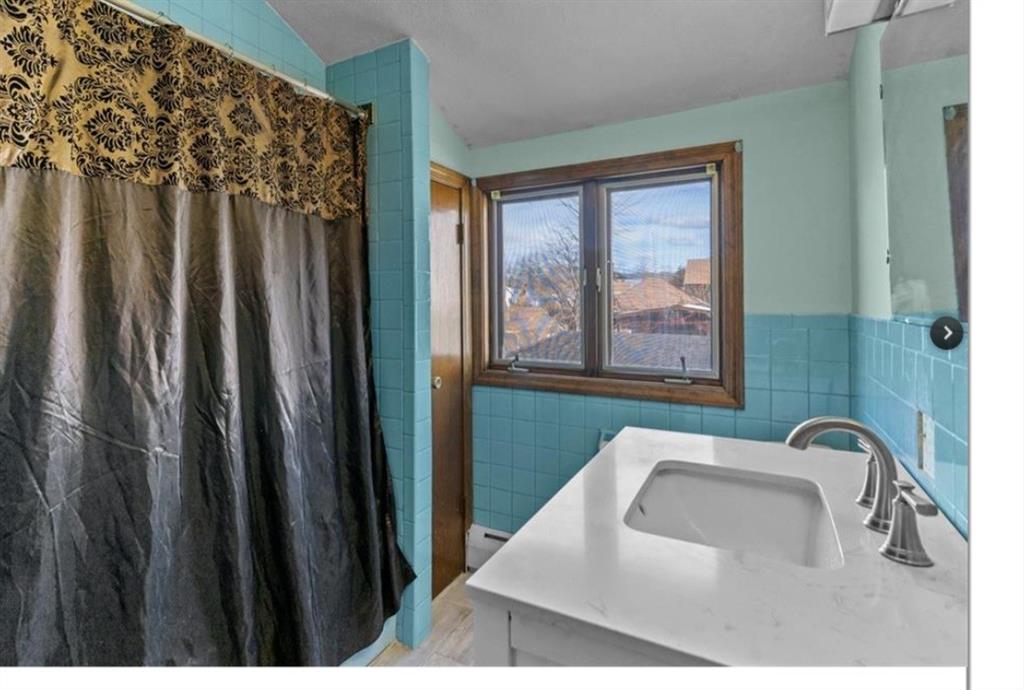 1022 Charles Street Property Photo 7